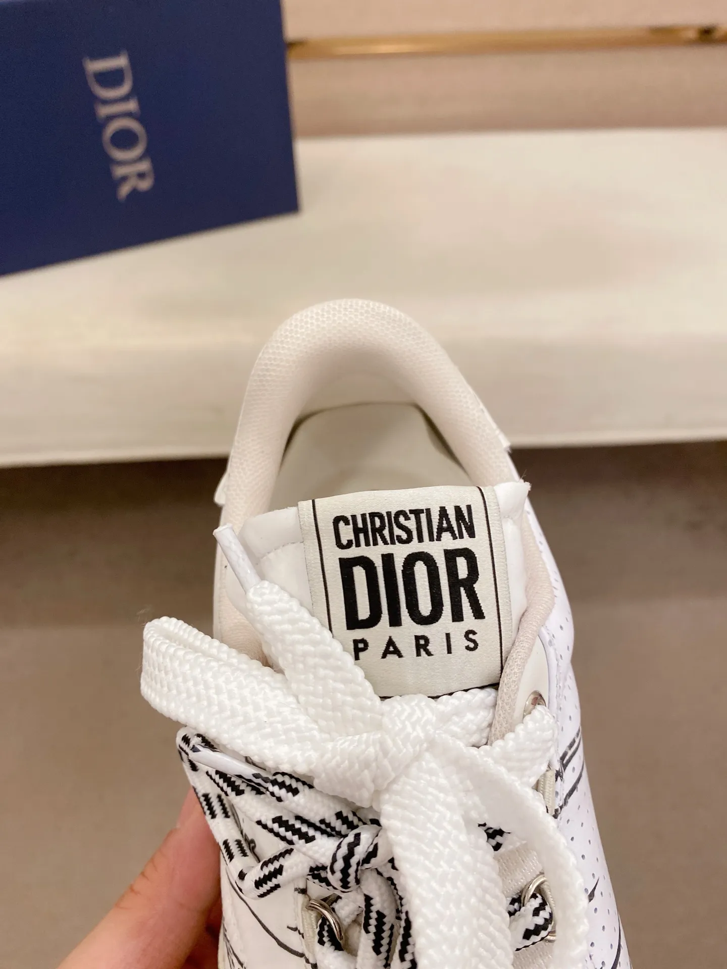 Men's shoes💰: 500💰Couple style💏 [Dior·Dior] New casual sports style men's shoes, new spring and summer design, perfect workmanship, lace-up lazy style to create wardrobe quality, upper: imported first-layer cowhide, mesh breathable lining soft and comfortable, ultra-light TPU wear-resistant outsole, simple, versatile fashion men's shoes, excellent color code number 35--44. (45,46 customized items are not returnable or exchangeable)